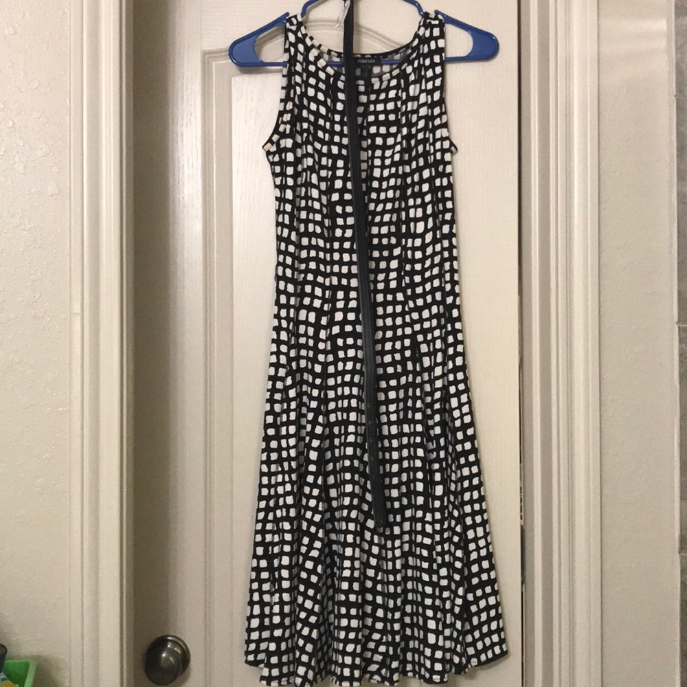 Knee high black white dress